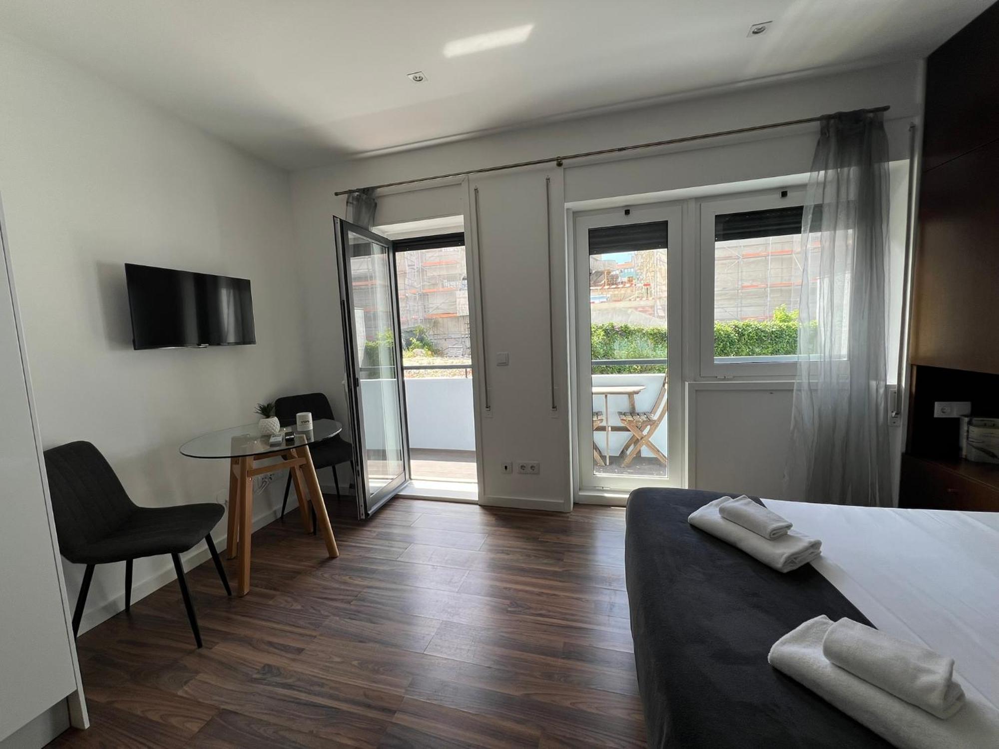Almada Studios & Suites Porto Buitenkant foto
