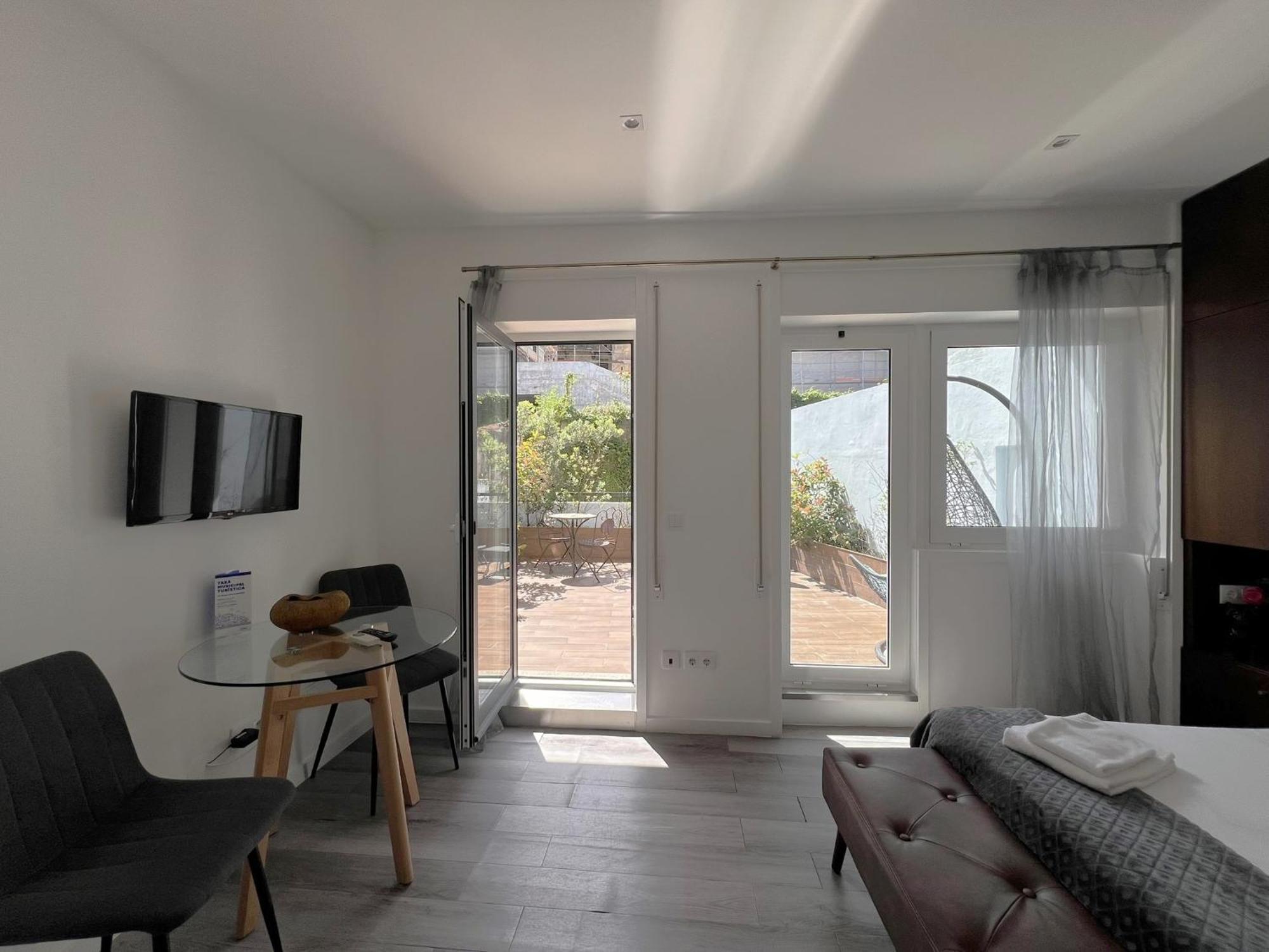 Almada Studios & Suites Porto Buitenkant foto