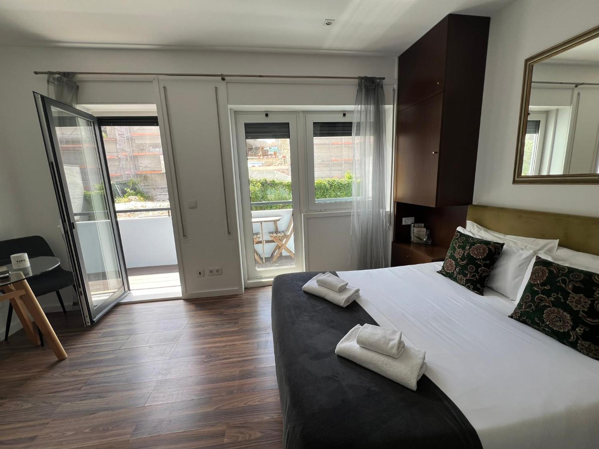Almada Studios & Suites Porto Buitenkant foto